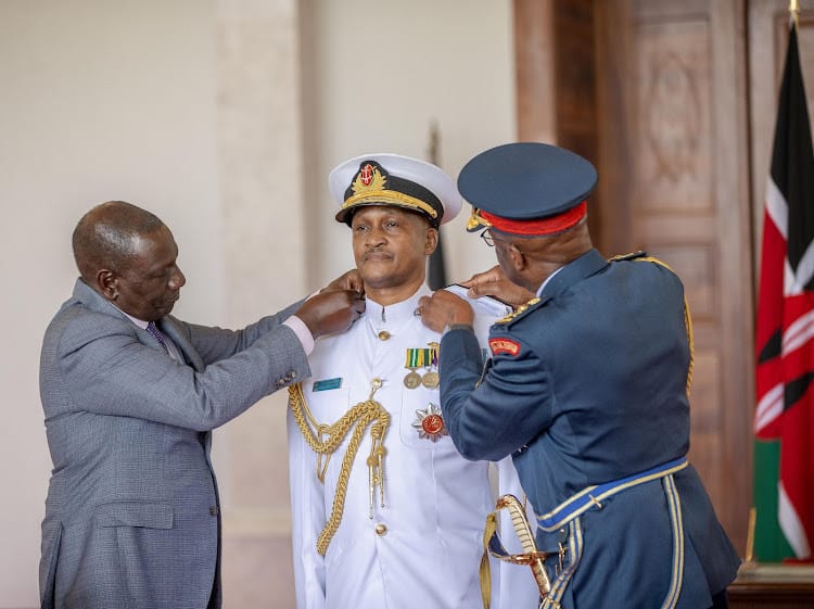  Lieutenant General Charles Murui Kahariri