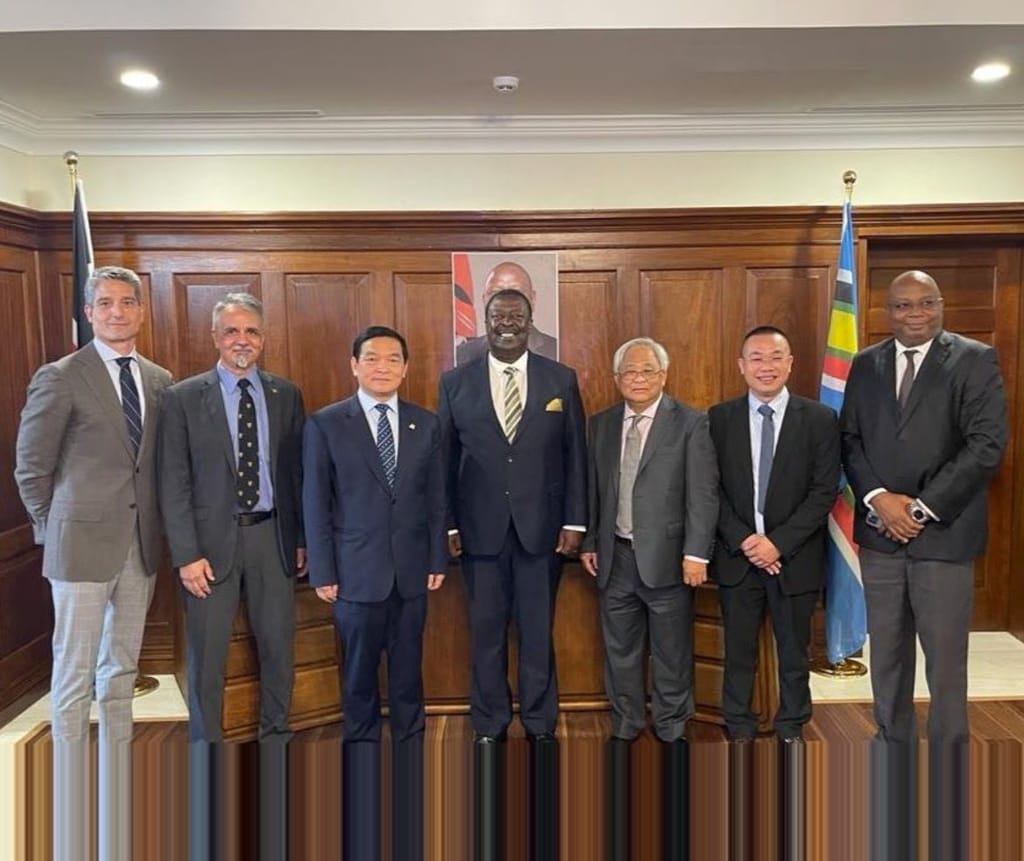 Prime Cabinet Secretary Musalia Mudavadi and Vietnam Gas President Doanh Chau.