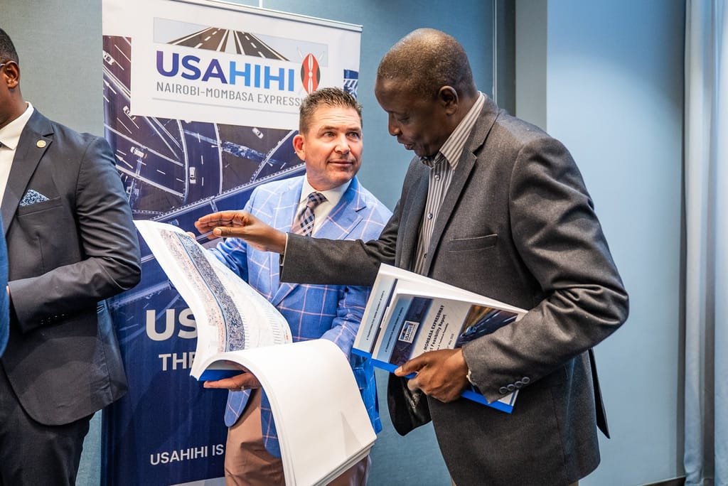 Kyle McCarter yesterday when he presented Everstrong’s 2,300+ page feasibility study for the 459km Usahihi Expressway to KeNHA the full PPP compliance & $3.6B in private financing. Construction begins 2026. 