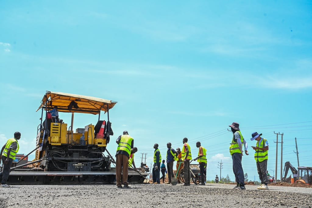 Progress of the  ongoing reconstruction of the 122-kilometre Mamboleo Junction–Miwani–Chemelil–Muhoroni–Kipsitet Road. Previously a stalled project, the contractor is now back on site and progressing with works.