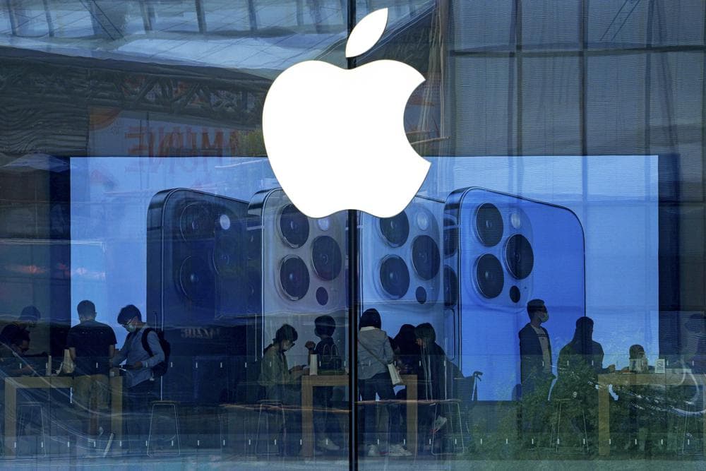 Apple Warns Of Security Flaw For iPhones, iPads And Macs