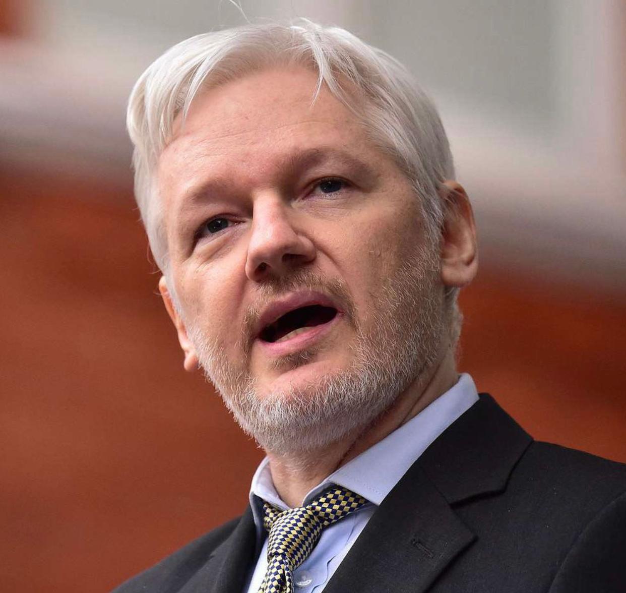 ‪WikiLeaks Co-Founder Julian Assange Wins High Court Bid To Appeal Against Extradition To US ‬