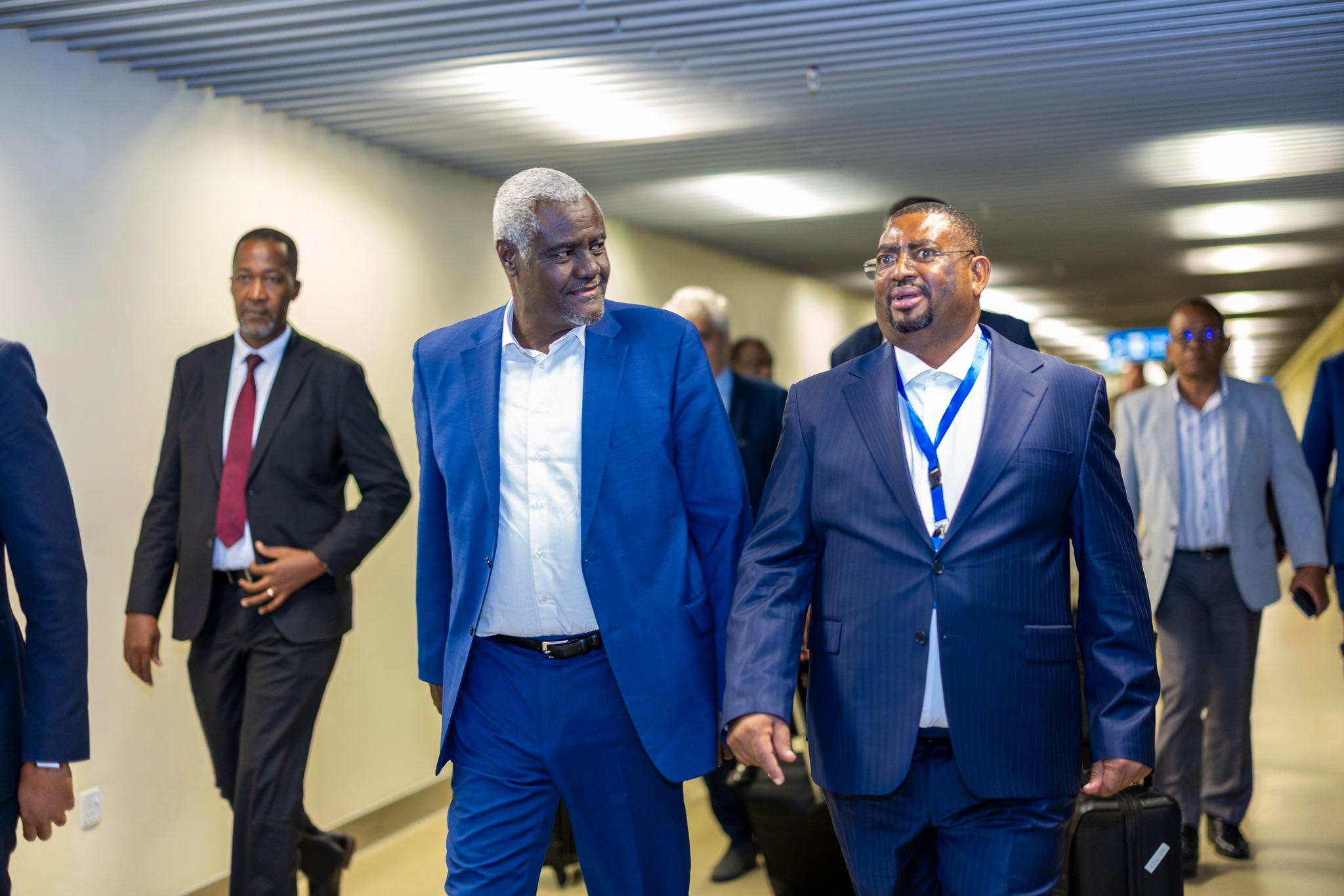 Congo Conflict: ‪ AU Chief Moussa Faki Ejected From EAC-SADC Summit In Dar es Salaam