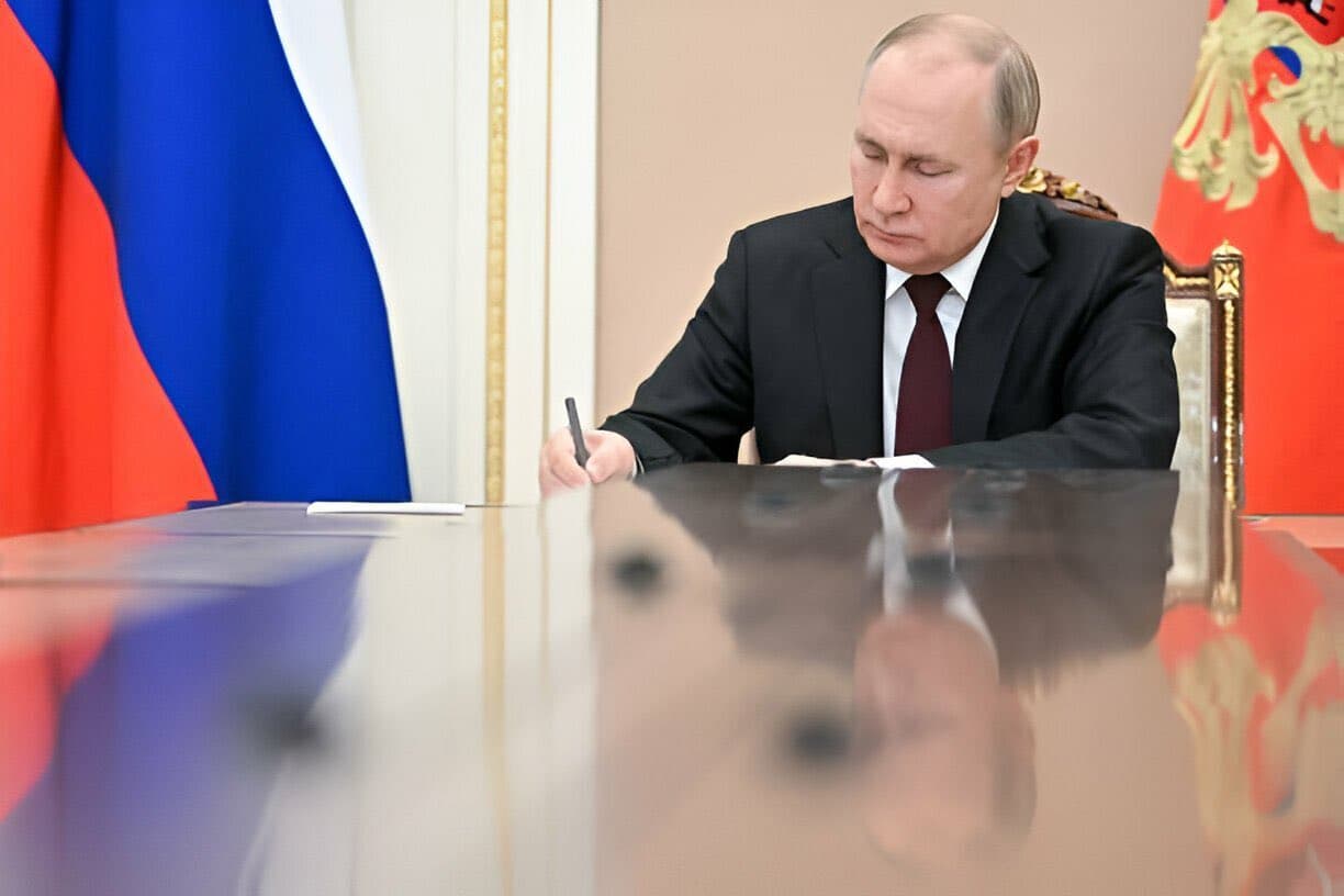 Russia Lays Out Demands For Talks With US on Ukraine