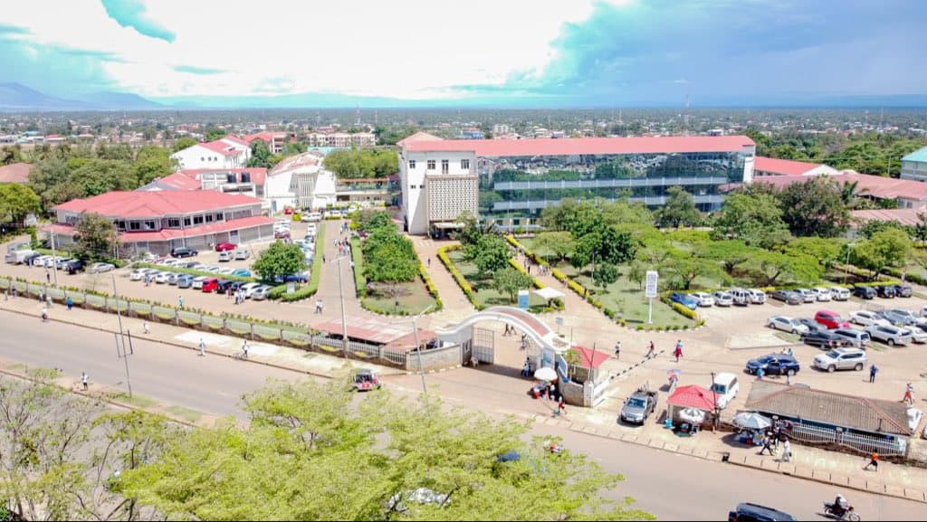 ‪Jaramogi Oginga Odinga Hospital In Kisumu Upgraded To National Teaching And Referral Facility, Nyong’o Thanks Ruto