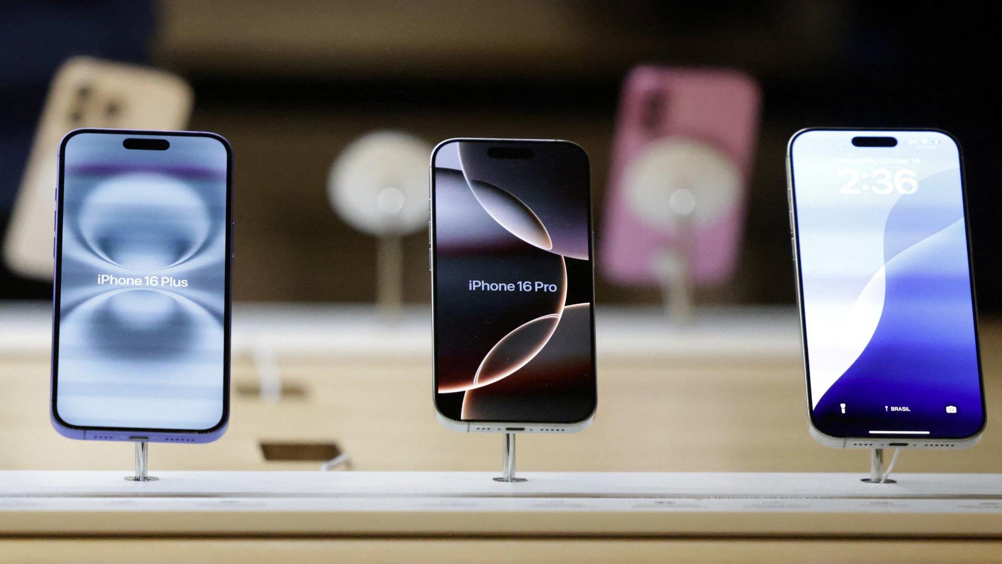 A $2,300 Apple iPhone? Trump Tariffs Could Make That Happen.