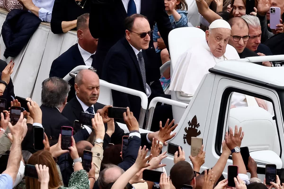 Pope Francis Thanked Nurse For Surprise Popemobile Tour Before His Death