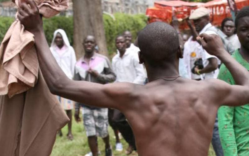 Drama Along Thika Road as Man Undresses After Conning Me in Fake Gold Deal