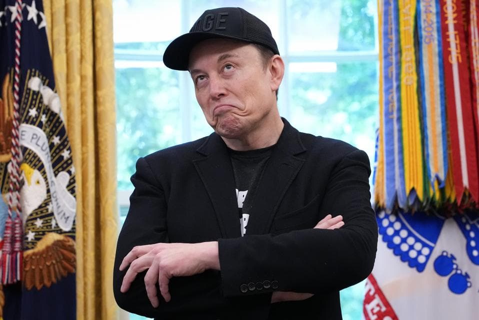 Musk Becomes World’s First Half-Trillionaire