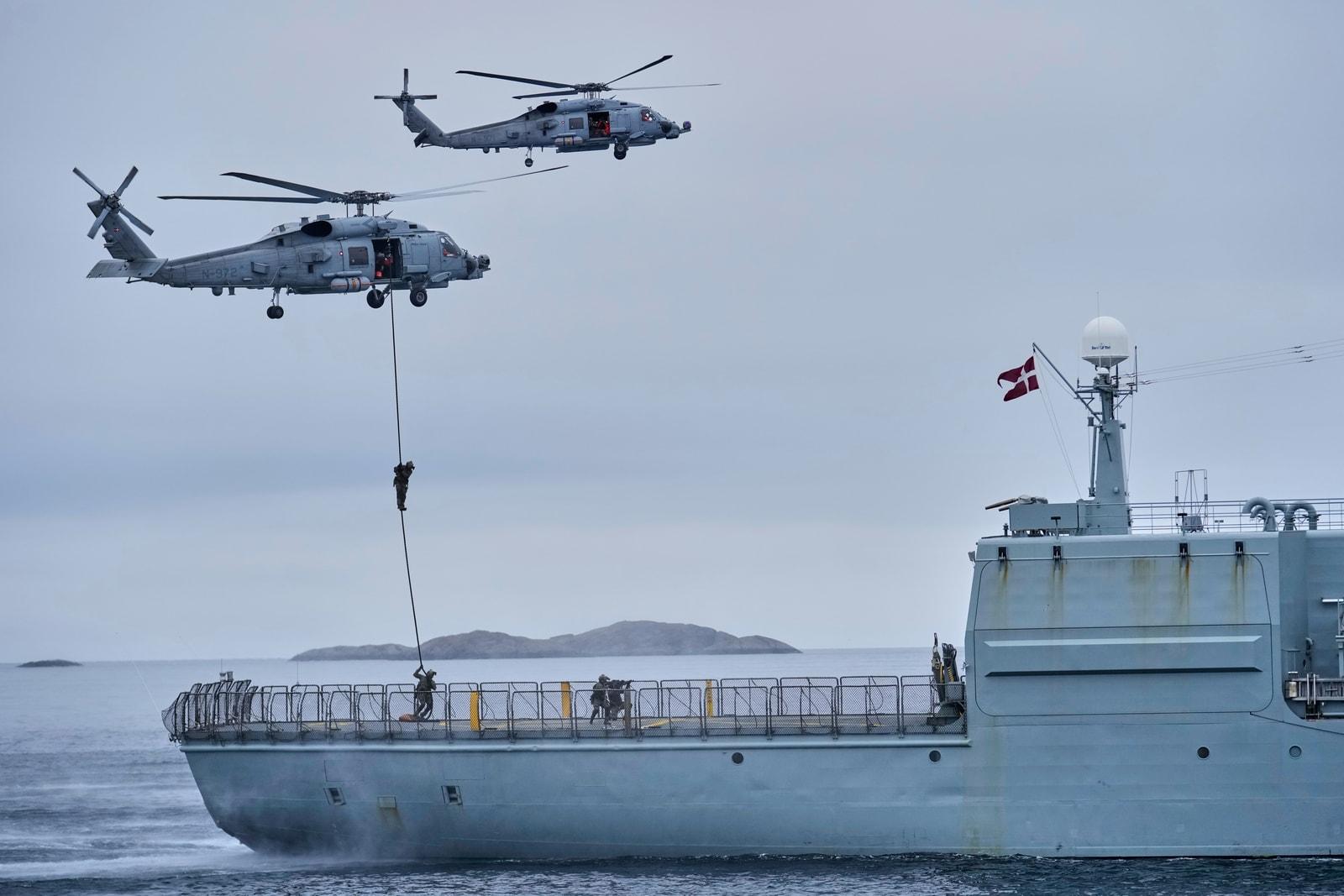 ‪Trump Considering Military Options To Acquire Greenland ‬