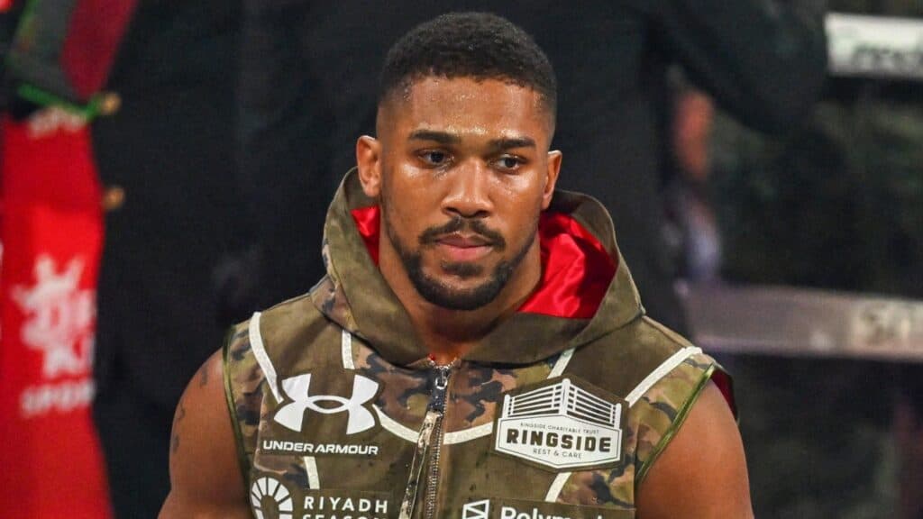 Anthony Joshua Undergoes Rib Treatment