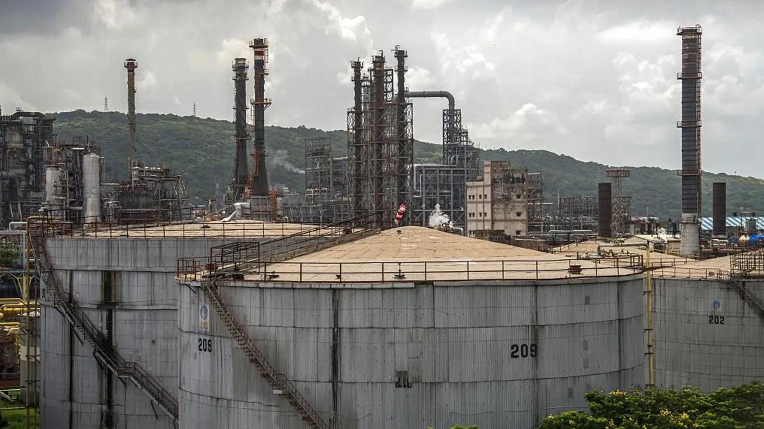 US Allows India To Buy Russian Oil During US-Israel With Iran